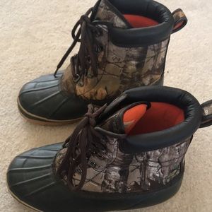 Magellan Waterproof Size 6Y Boots